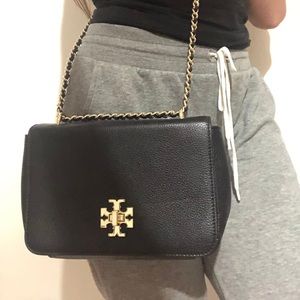 Elegant pebbled leather adjustable Tory burch bag